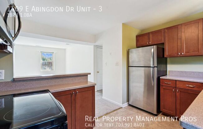 1409 E ABINGDON DR
