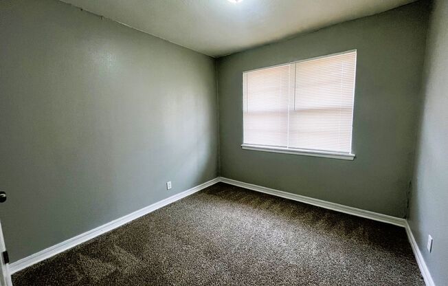 3 beds, 1.5 baths, 1,033 sqft, $1,200, Unit 316 Nw 83-1