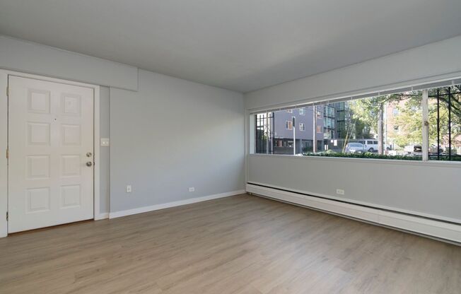 2 beds, 1 bath, 800 sqft, $2,145, Unit 333