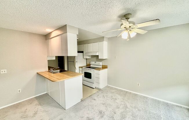 2 beds, 1.5 baths, $1,950, Unit APARTMENT C8