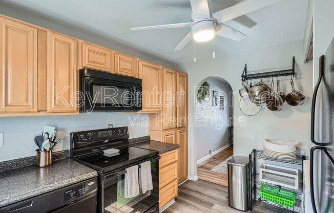 5270 W 24 AVE