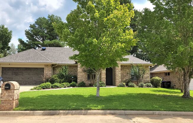 3/2/2 HALLSVILLE ISD FENCE YARD