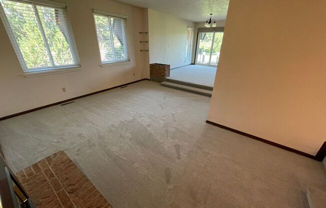 $500 off 1st Month, Spacious Boulder Location with Pool Access and Partial Mountain Views Fresh Paint/New Carpet