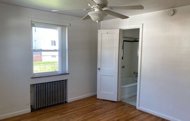 Deer Park Flats - Comfortable 1 - Bedroom Apartments near Kenwood Mall