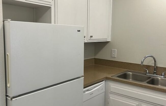 2 beds, 1 bath, 740 sqft, $1,550, Unit 335-133