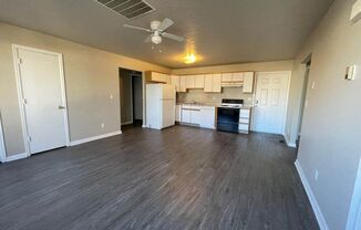 **4 Bed/2 Bath Upper Unit Apartment in Greeley!**