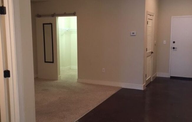 1 bed, 1 bath, 877 sqft, $1,489, Unit 00 - 505319