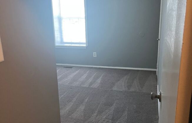 2 beds, 1.5 baths, 1,002 sqft, $1,210, Unit 617