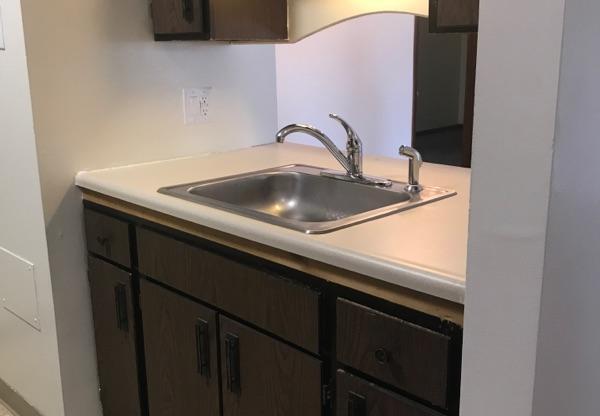 1 bed, 1 bath, 625 sqft, $850, Unit 4112 Wyndsor Terrace Building 1 #15