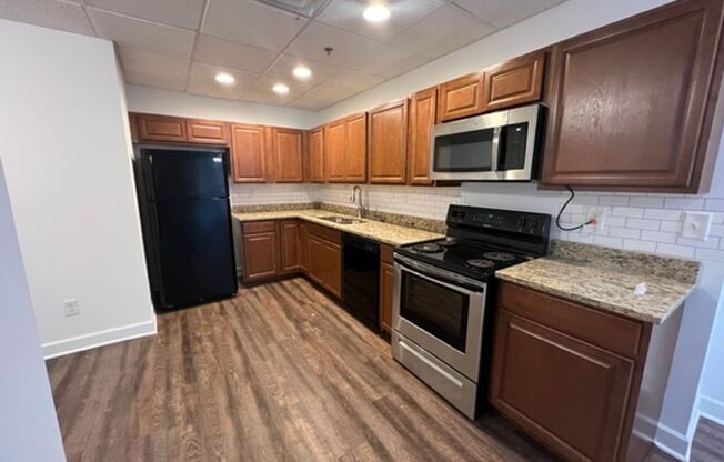 1 bed, 1 bath, $1,700