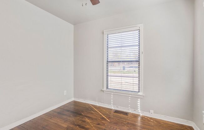 2 beds, 1 bath, 750 sqft, $1,050, Unit 1221-9