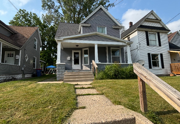 111 SWEET ST NE