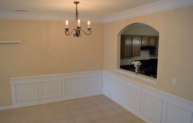 Beautiful Townhome - Great Location