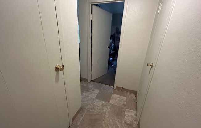 1 bed, 1 bath, $875, Unit 212