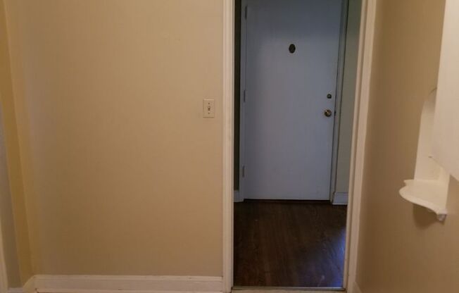 1 bed, 1 bath, 573 sqft, $1,069, Unit 204