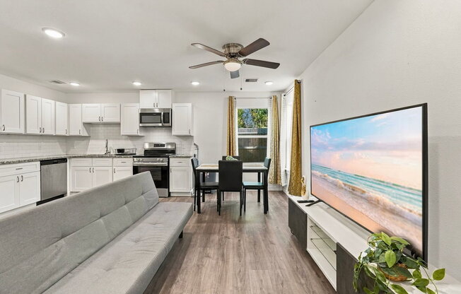 3 beds, 2 baths, 1,445 sqft, $1,725, Unit B