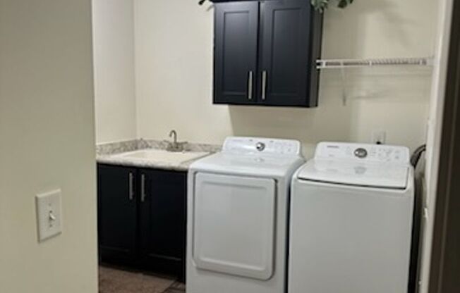 3 beds, 2 baths, $2,000, Unit 17-218-003-000-000