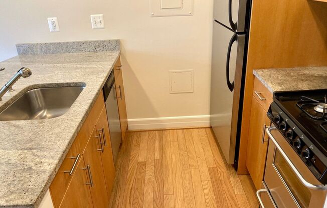 Studio, 1 bath, 440 sqft, $2,500, Unit 0706