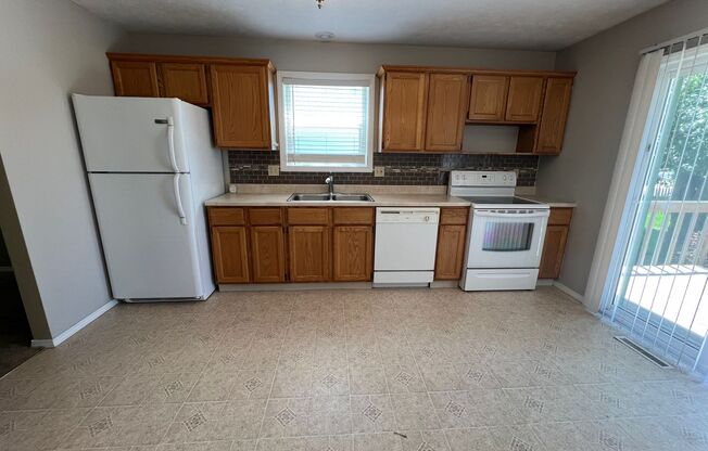 2 beds, 1.5 baths, $1,495