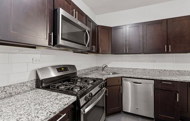 2 beds, 1 bath, 569 sqft, $2,200, Unit 6110-1W