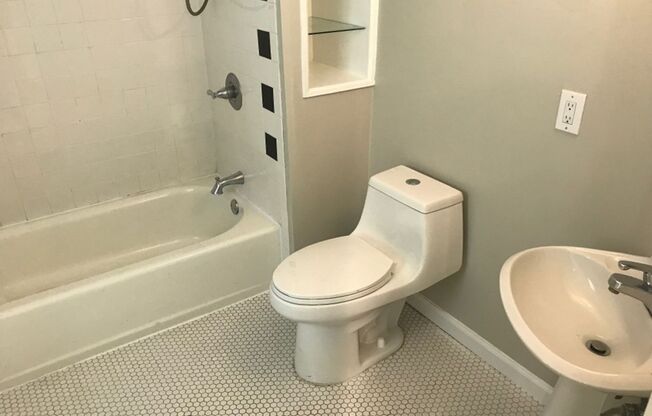 2 bdrm, 2 bath home in Grant Park
