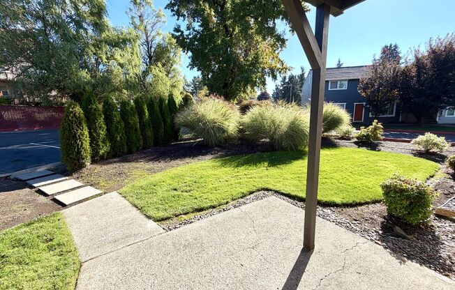 2 beds, 1 bath, 890 sqft, $1,415, Unit 13