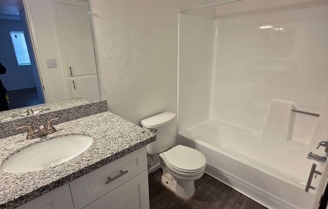 2 beds, 2 baths, 822 sqft, $1,099, Unit 101