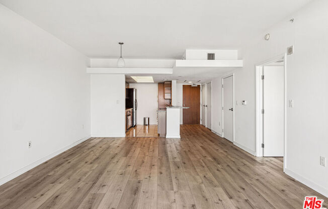 1 bed, 1 bath, 891 sqft, $4,700, Unit 1206