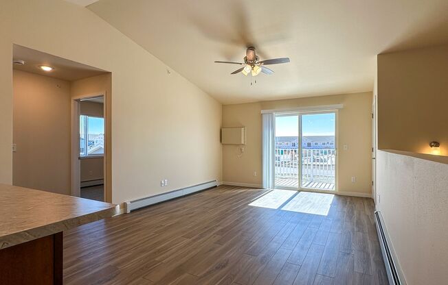 3 beds, 2 baths, 1,186 sqft, $1,595, Unit AT 715-50