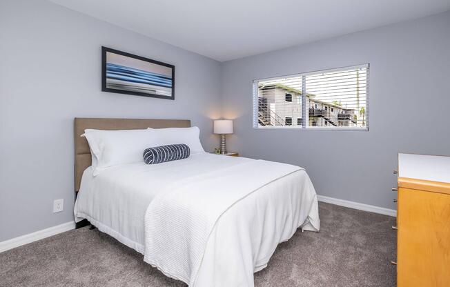 2 beds, 1 bath, 840 sqft, $1,650