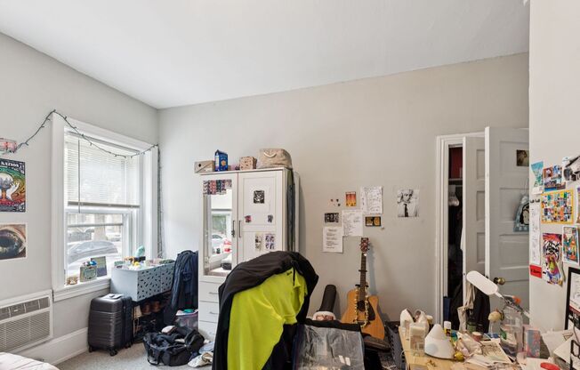 2 beds, 1 bath, 900 sqft, $1,590, Unit 3412 Spring Partners LP-1F