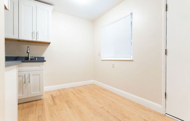 1 bed, 1 bath, $1,695, Unit 212-19