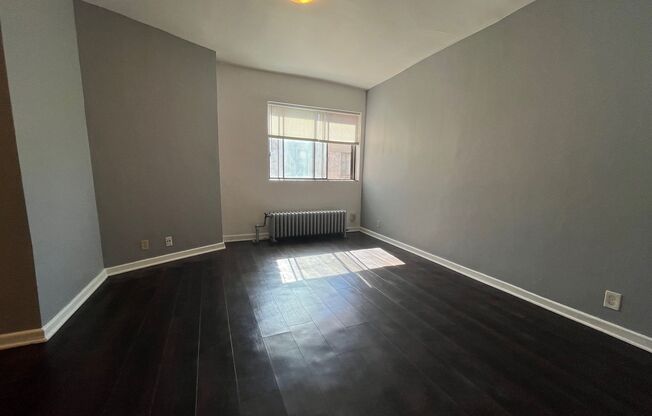 1 bed, 1 bath, $895, Unit 408