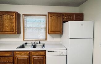 2 beds, 1 bath, $1,100