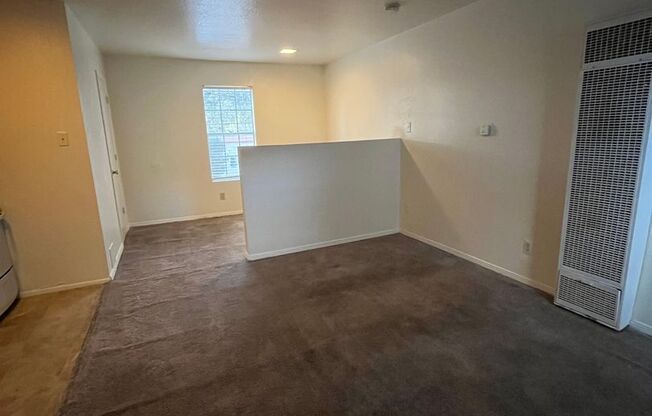 Studio, 1 bath, 495 sqft, $650, Unit Unit 27