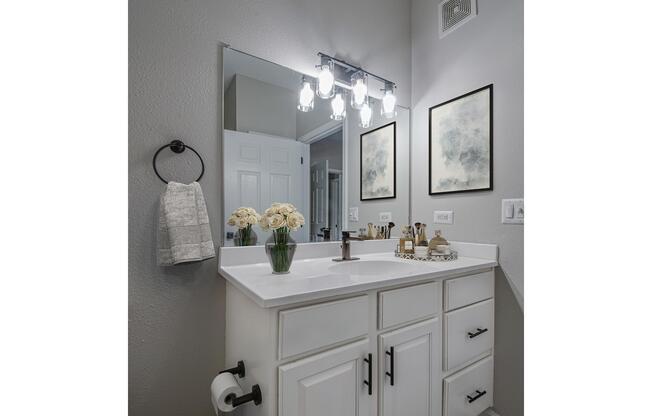 3 beds, 3 baths, 1,250 sqft, $1,870