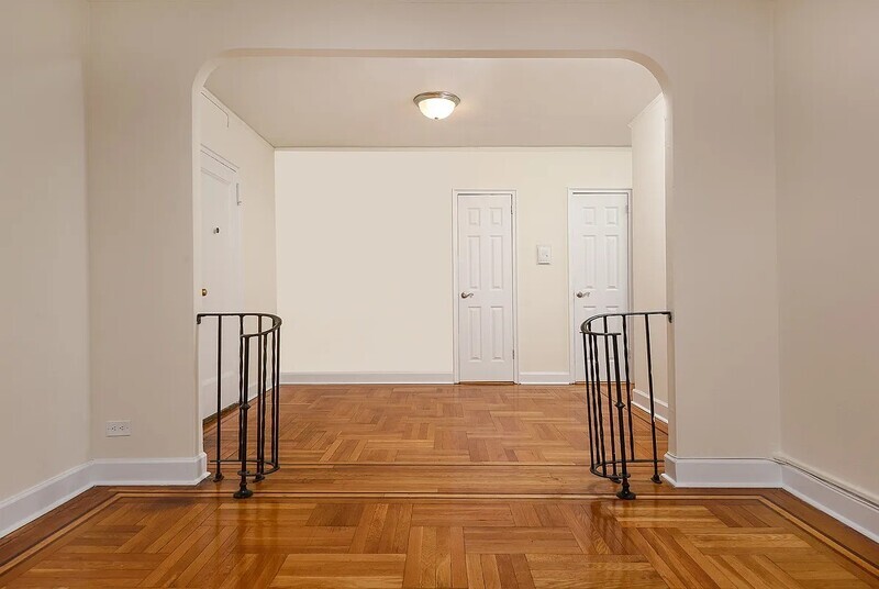 2685 CRESTON AVE