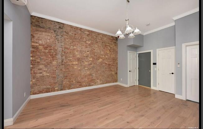 1598 LEXINGTON AVE