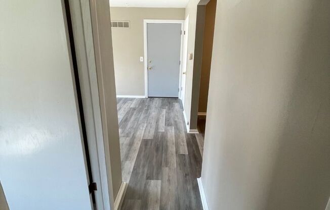 1 bed, 1 bath, 530 sqft, $950, Unit 4