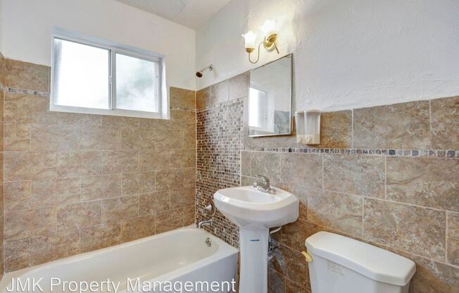 542 NW 8th street