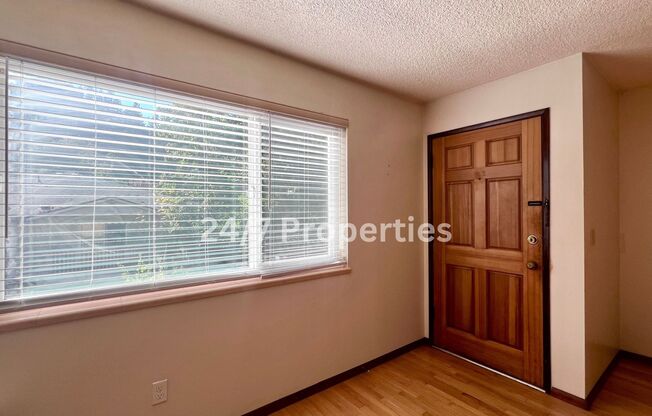 2 beds, 1 bath, $1,370, Unit 04