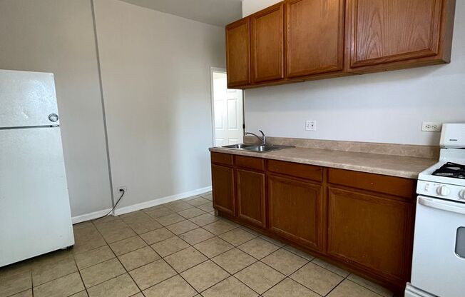 1 bed, 1 bath, $1,300