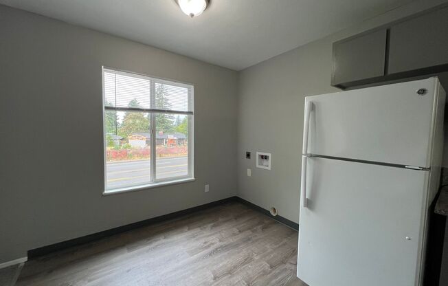 2 beds, 1 bath, 840 sqft, $1,300, Unit 687
