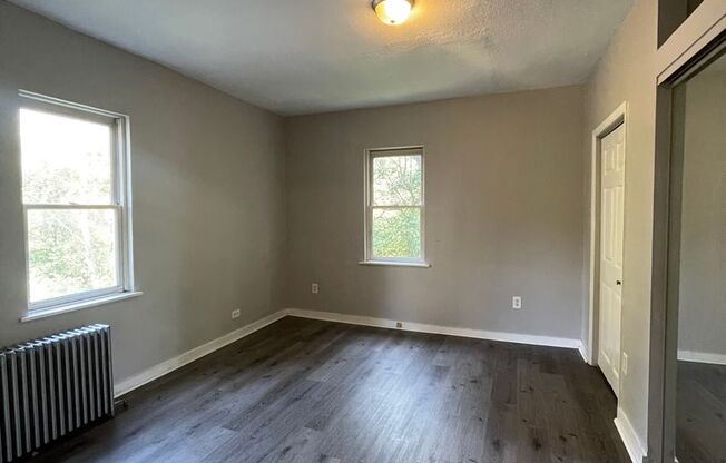 2 beds, 1 bath, 726 sqft, $995, Unit Apt 1