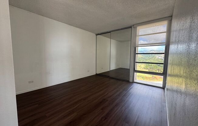 2 beds, 1 bath, $2,500, Unit # 26F