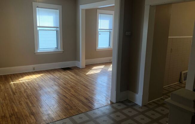 North Minneapolis Single Family Home, Hardwood Floors, W/D, Available Aug 1st
