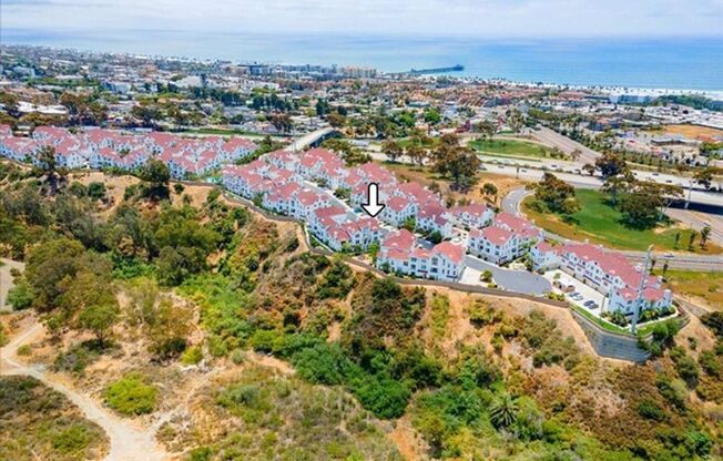 Available Now! Tri-Level 3 Bedroom 3.5 Bath Townhome!!