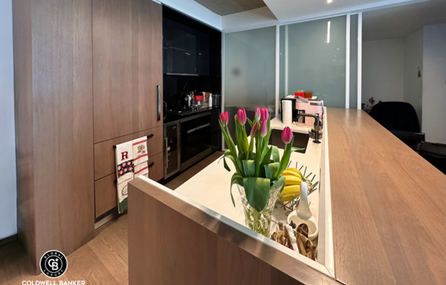 1 bed, 1 bath, 850 sqft, $6,950, Unit 5R
