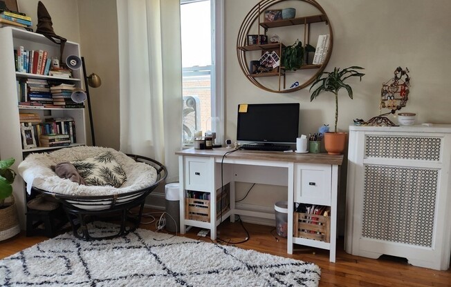 3 beds, 1 bath, 1,087 sqft, $4,500, Unit 6