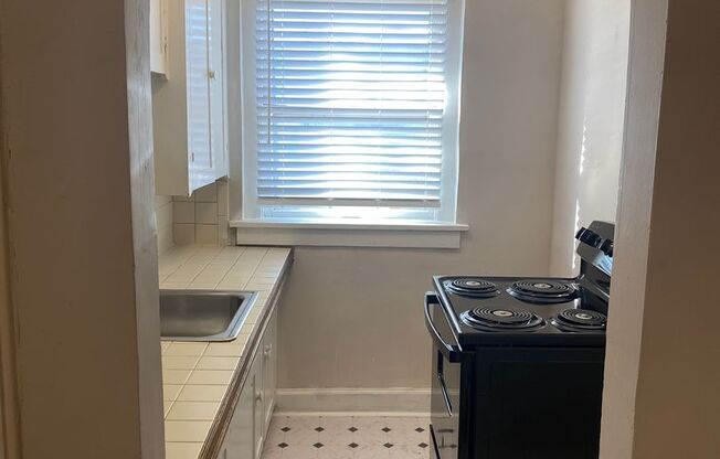 1 bed, 1 bath, $650, Unit 2501-3